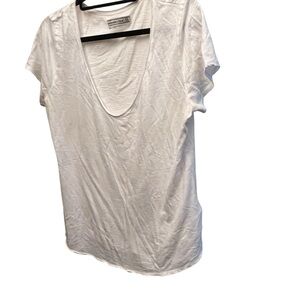 Abercrombie & Finch size XL white deep V tee
